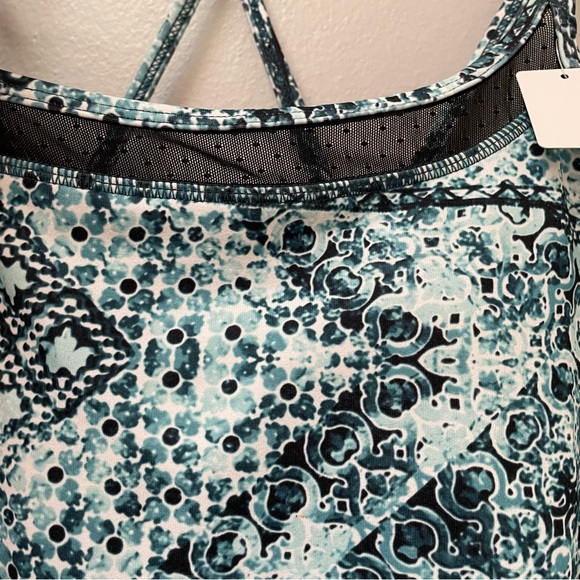 NWT Gaiam Shine Mesh Bra Tank, OM-DRI, Taylor Print, Blue Green & Black, Size M - Picture 3 of 6
